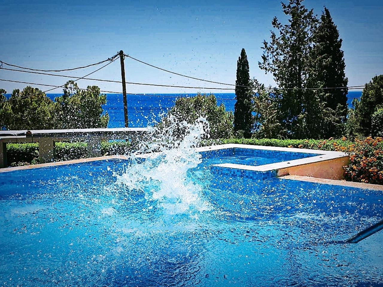 Villa Costamare - Enjoy Lazy Days On The Private Pool-Jacuzzi Pefki Exterior foto