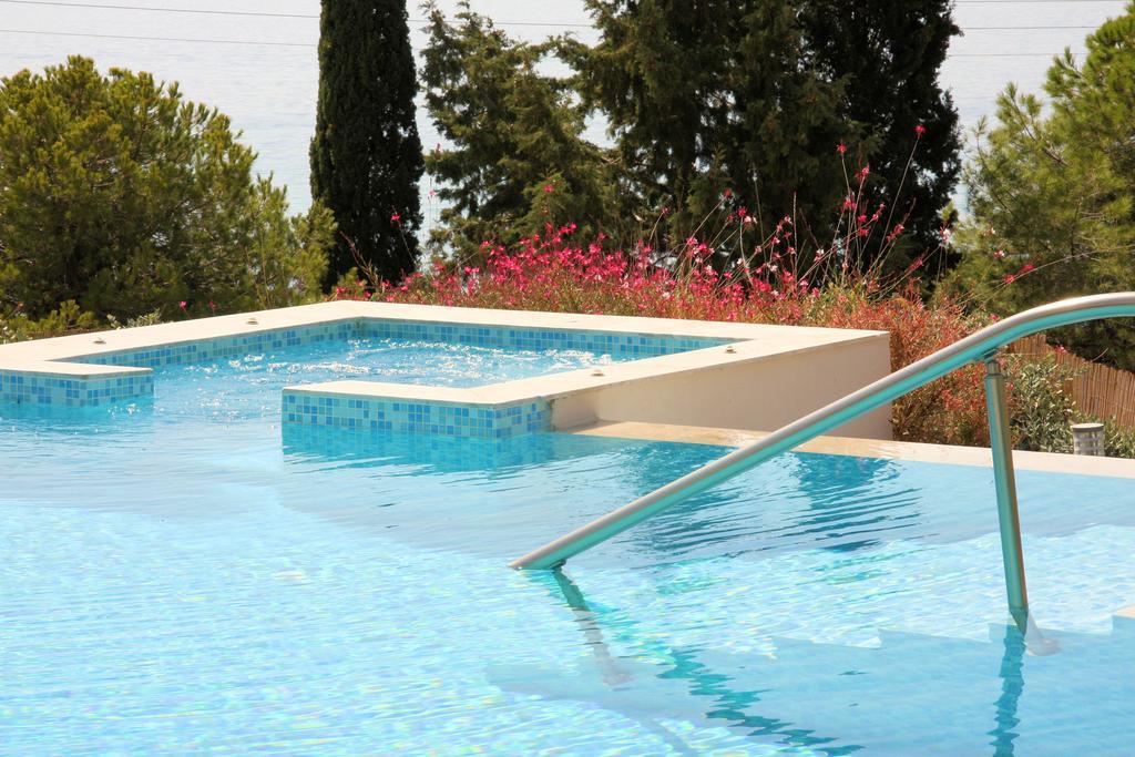 Villa Costamare - Enjoy Lazy Days On The Private Pool-Jacuzzi Pefki Quarto foto